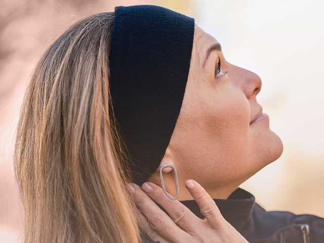 Stay Cozy and Stylish with Women's Functional Headbands for Autumn and Winter